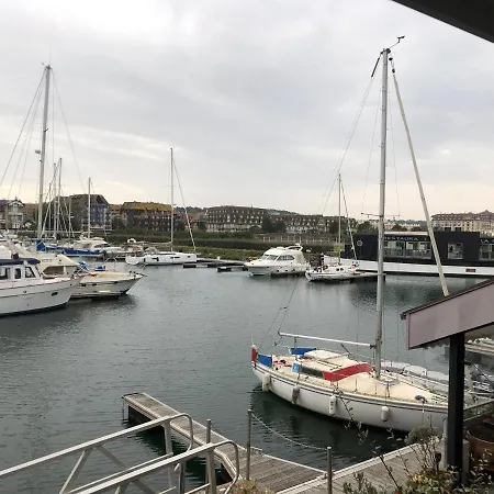 Jetez L'Ancre A La Marina De Deauville Exterior photo