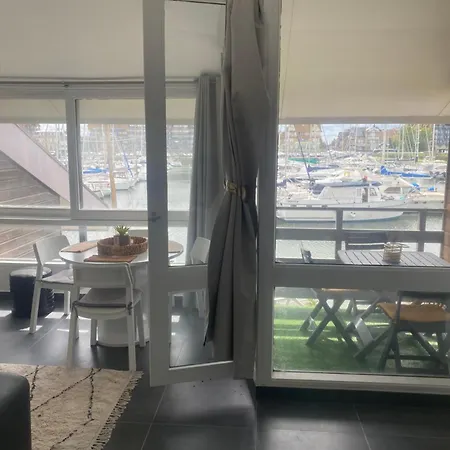 Jetez L'Ancre A La Marina De Deauville Exterior photo